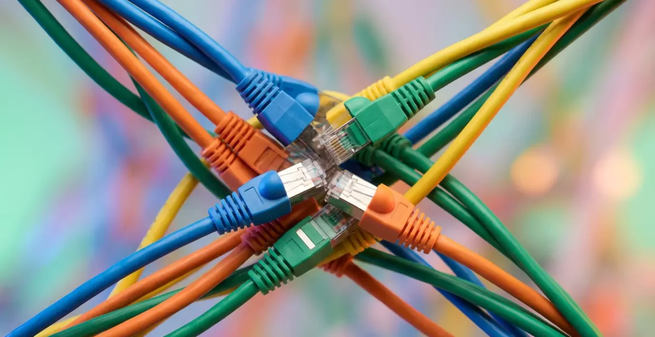 Vista macro de conexiones de automatización entre diferentes aplicaciones empresariales sin interfaces visibles